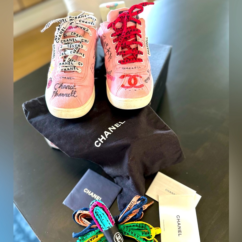 🔥🔥🔥🔥Authentic Chanel Pharrell Graffiti Sneakers🔥🔥🔥🔥Limited Edition🤩😍